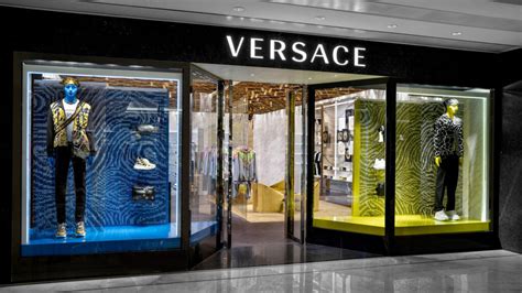 versace lavora con noi